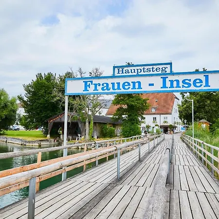 Uebersee21 Ferienloft Am Chiemsee Lägenhet